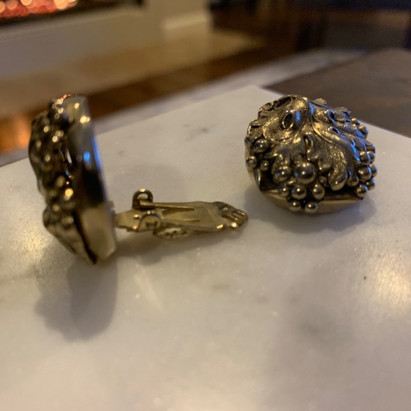 Grape and Vine Motif Earrings Clipon - Picture 2 of 2